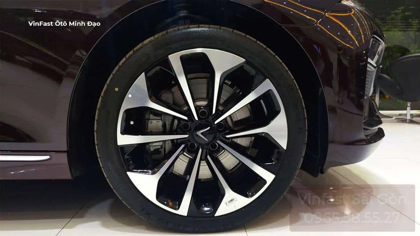 Mâm bánh xe VinFast Lux A2.0 2021 bản cao cấp