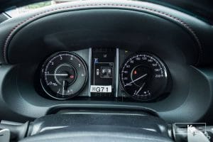 so-sanh-xe-vinfast-lux-sa2-0-2021-va-toyota-fortun-986a