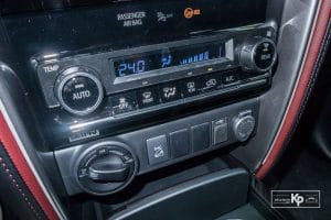 so-sanh-xe-vinfast-lux-sa2-0-2021-va-toyota-fortun-aeed