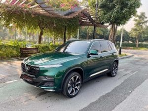 xe-vinfast-lux-sa-20-mau-xanh-la