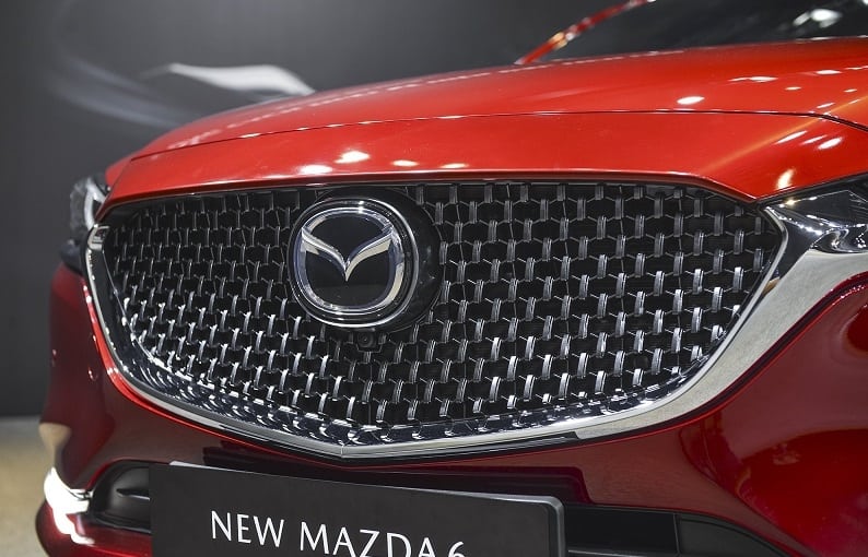 So sánh VinFast Lux A2.0 và Mazda 6: Tám lạng, nửa cân