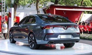 duoi-xe-vinFast-lux-a20-2019-sedan-muaxegiatot-vn-5