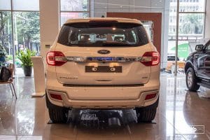 so-sanh-xe-vinfast-lux-sa2-0-2021-va-ford-everest-293c