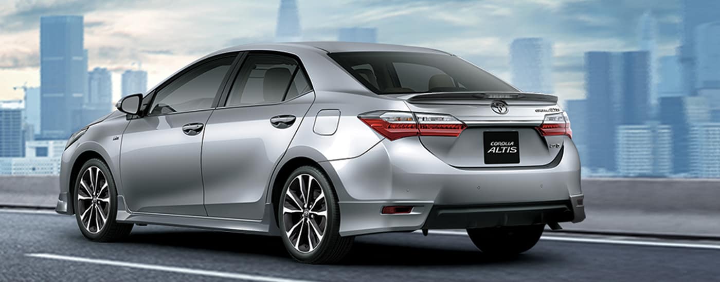 Toyota Altis Luxury 2.0V CVT 2021: Giá + Khuyến mại Hấp dẫn