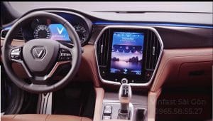 Man-hinh-10.4-inch-vinfast-luxa-2.0