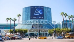 bên ngoài triển lãm los angeles auto show