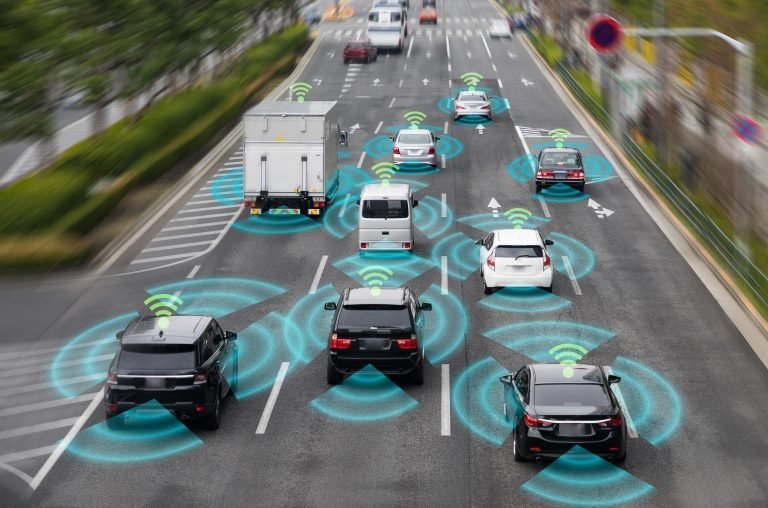 công nghệ dò sóng rada của chế độ tự lái trên xe ô tô điện