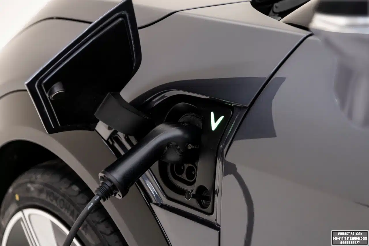 cổng sạc pin của xe điện vinfast vf7