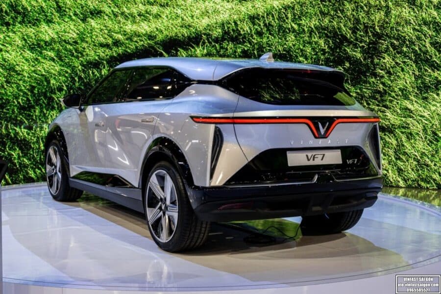 Xe VinFast VF7