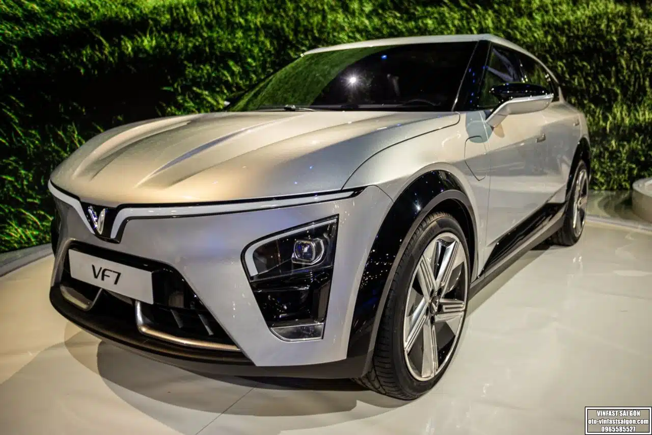 dang-truoc-xe-dien-vinfast-vf7_vinfastsaigon