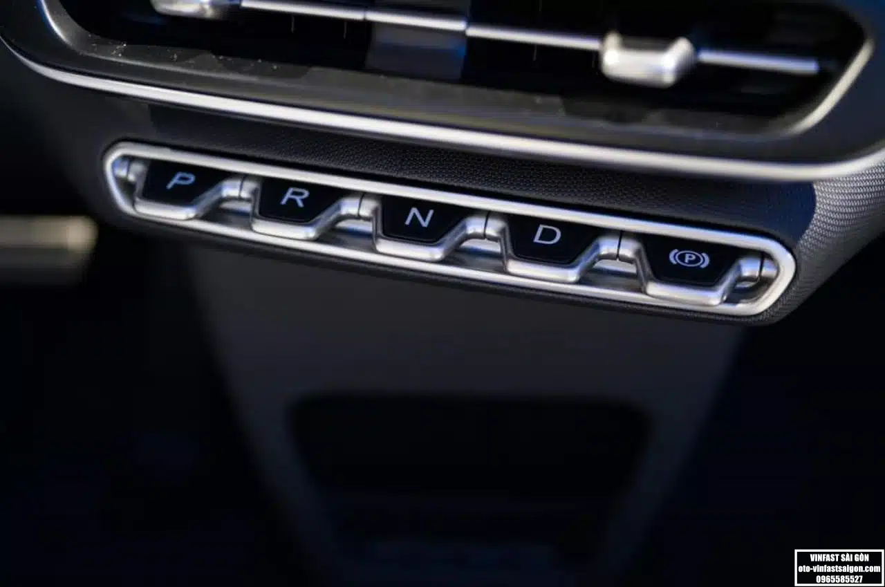 hop-so-xe-dien-vinfast-vf7_vinfastsaigon