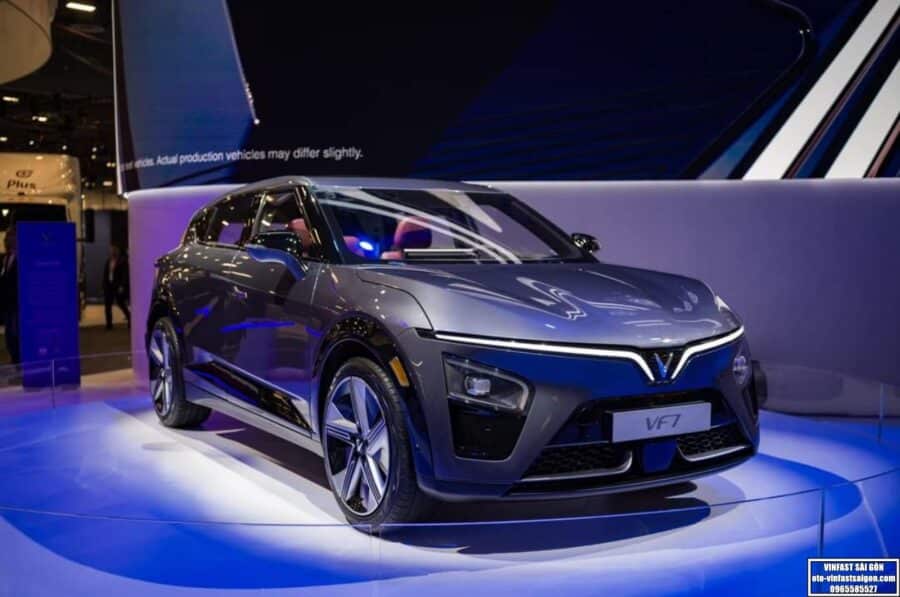 xe điện vinfast vf7 màu xám
