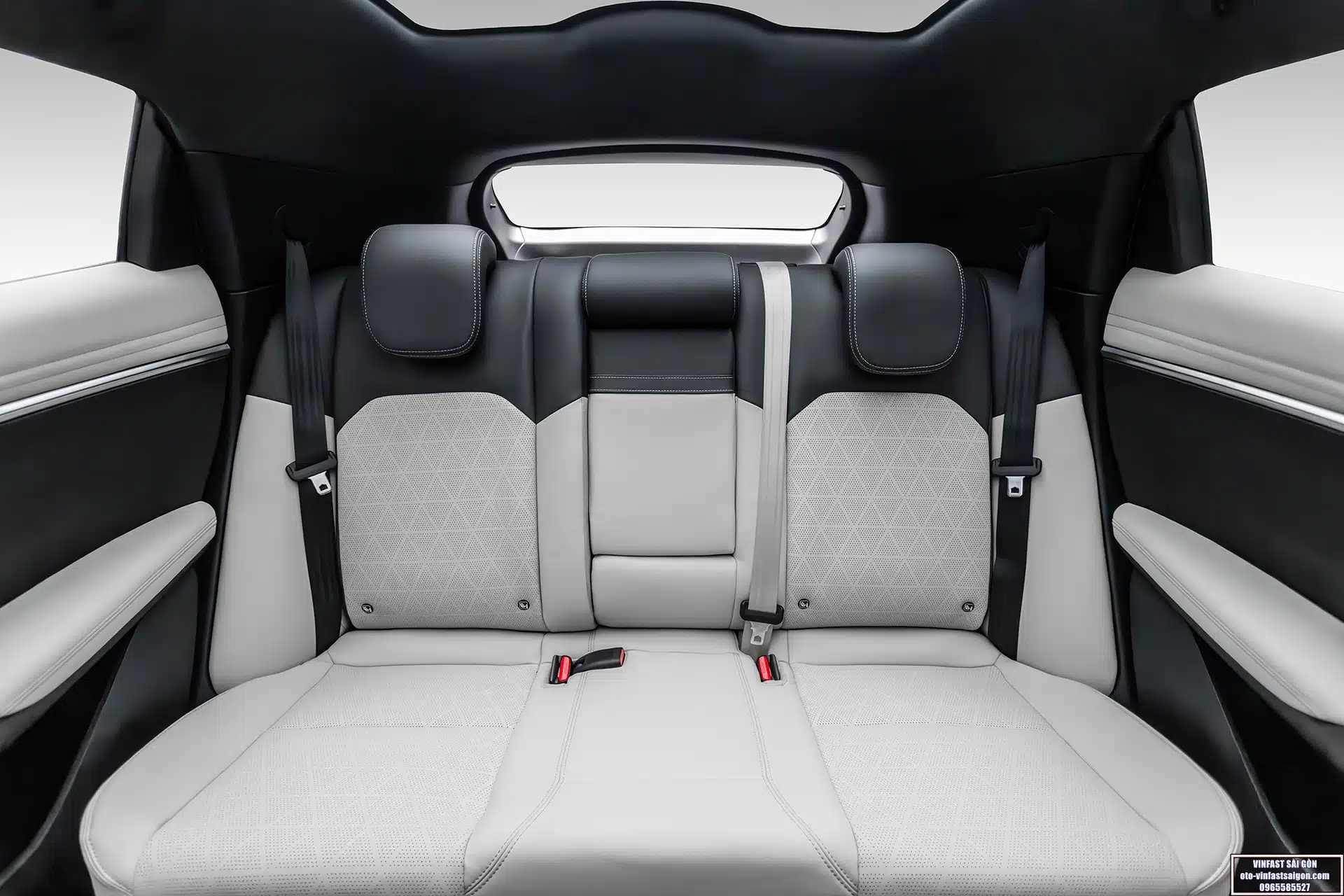 noi-that-mau-trang-hang-2-xe-vinfast-vf7_vinfastsaigon