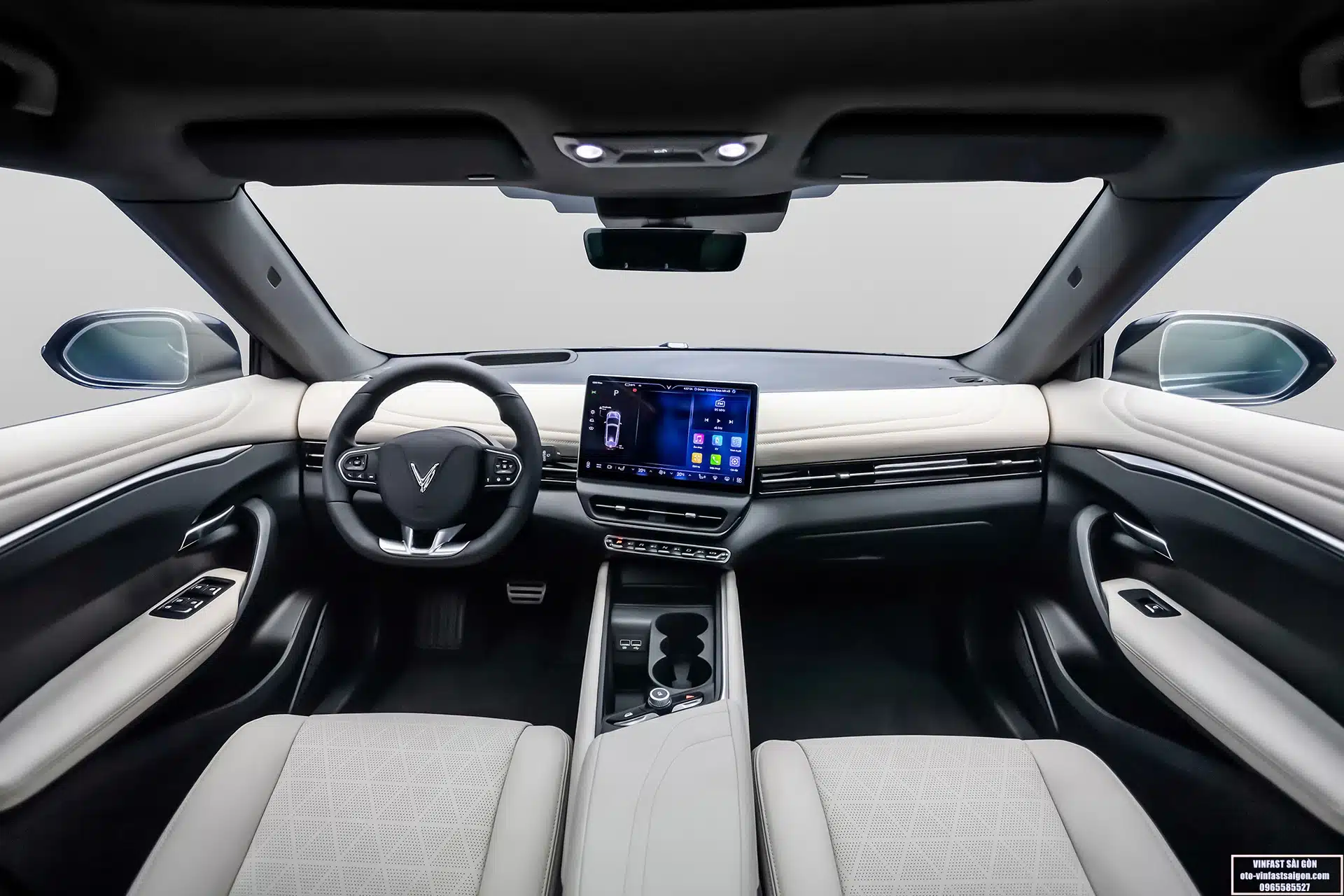 noi-that-mau-trang-khoang-hanh-khach-xe-vinfast-vf7_vinfastsaigon