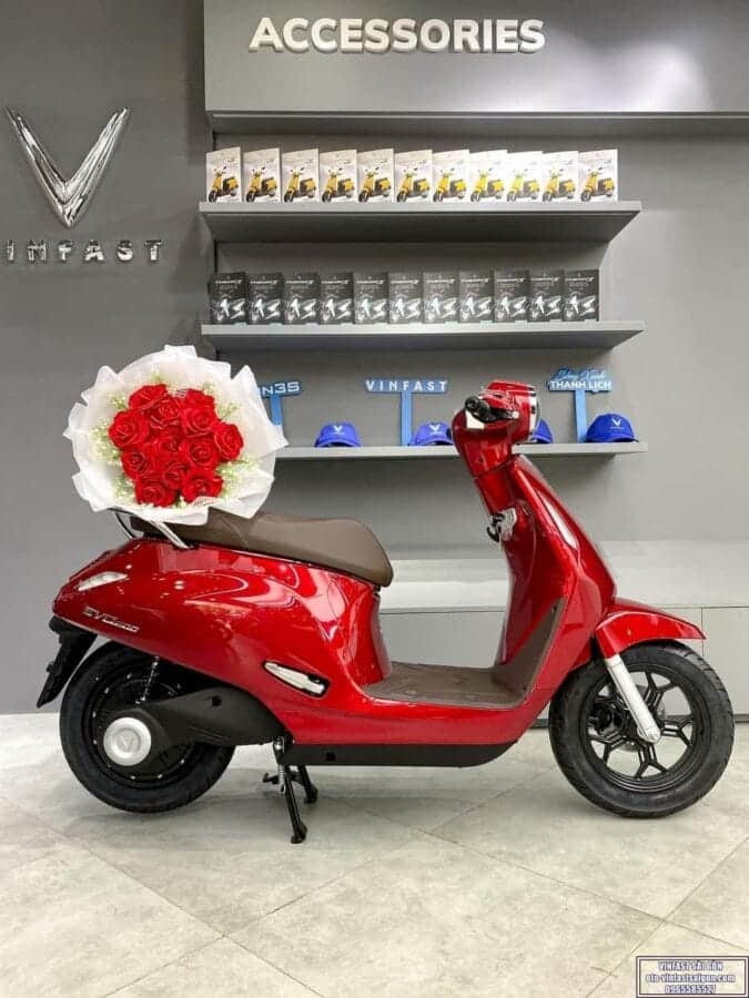 xe-may-dien-evo-200-mau-do_vinfastsaigon