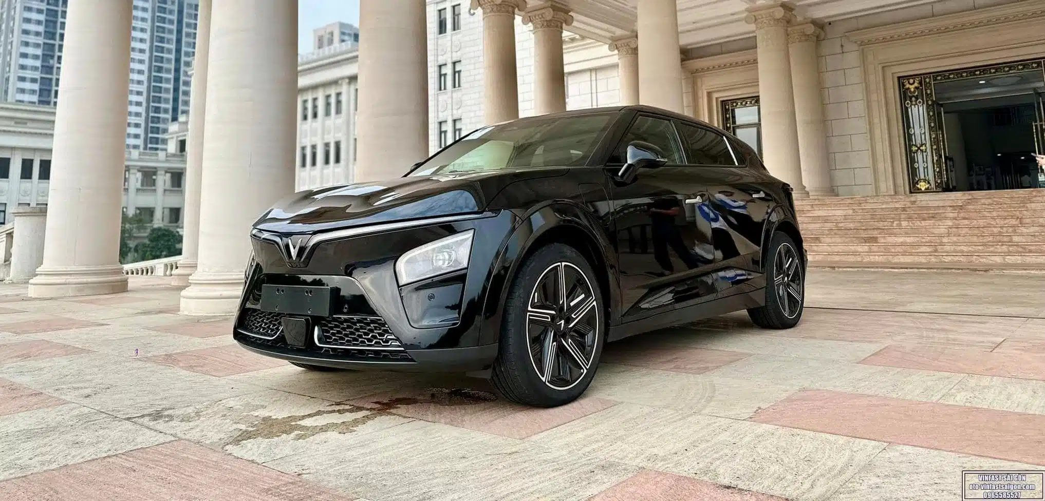 Xe Điện Vinfast VF7 Màu Đen