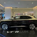 Giá Xe VinFast VF8 Lăn Bánh : Cập Nhật Bảng Giá Xe Lăn Bánh, Chính Sách Ưu Đãi & Thông số kĩ thuật mới nhất - 61 - VinFast Sài Gòn xe vinfast vf8 lux màu đen nóc trắng