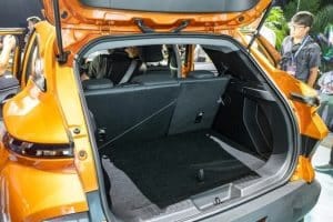 so-sanh-vinfast-vf6-va-peugeot-2008-13LEuNIw