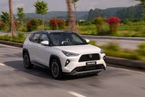 so-sanh-vinfast-vf6-va-toyota-yaris-cross-12WCZInl