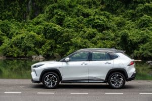 so-sanh-vinfast-vf6-va-toyota-yaris-cross-4CkTlZH