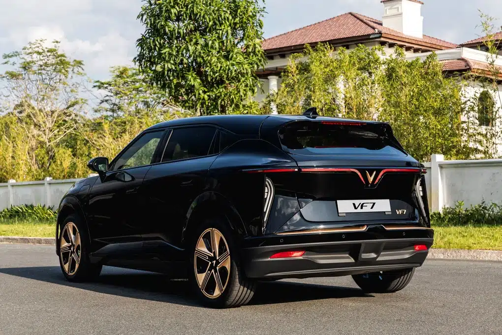 Hiệu suất tiêu hao điện của VinFast VF7: Cách tiết kiệm chi phí tối ưu và các thông số cần lưu ý khi vận hành VinFast VF7 để tiết kiệm chi phí nhất - 24 - VinFast Sài Gòn