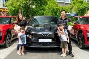 review-cam-nhan-thuc-te-ve-vinfast-vf7-va-danh-gia-tu-nhung-ngu85sLMP