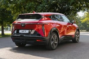 so-sanh-vinfast-vf7-va-toyota-corolla-cross-5HMkLVB