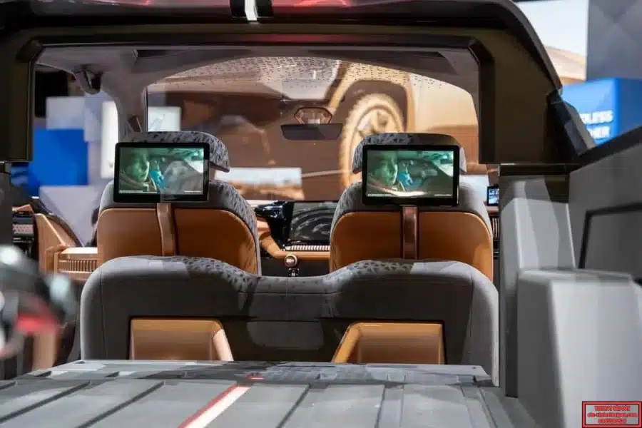 màn hình cho hàng ghế thứ 2 trên xe Vinfast VF Wild