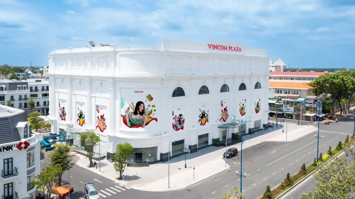 Showroom VinFast Kon Tum tại TTTM Vincom Plaza Kon Tum - 18 - VinFast Sài Gòn