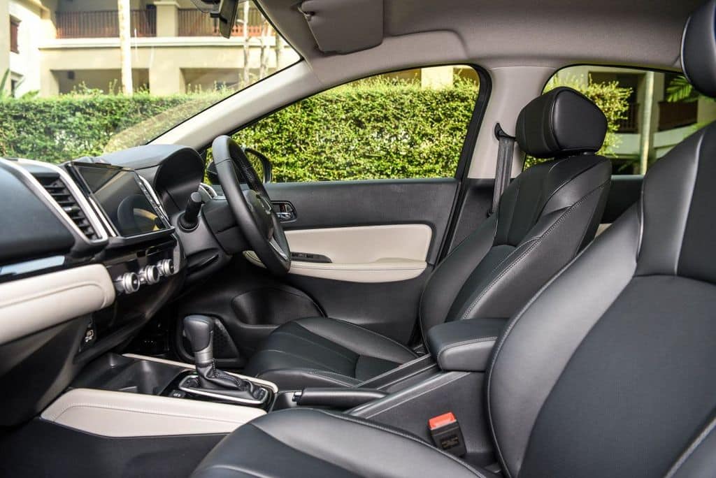 Không gian nội thất của Honda City so sánh VinFast VF5 và