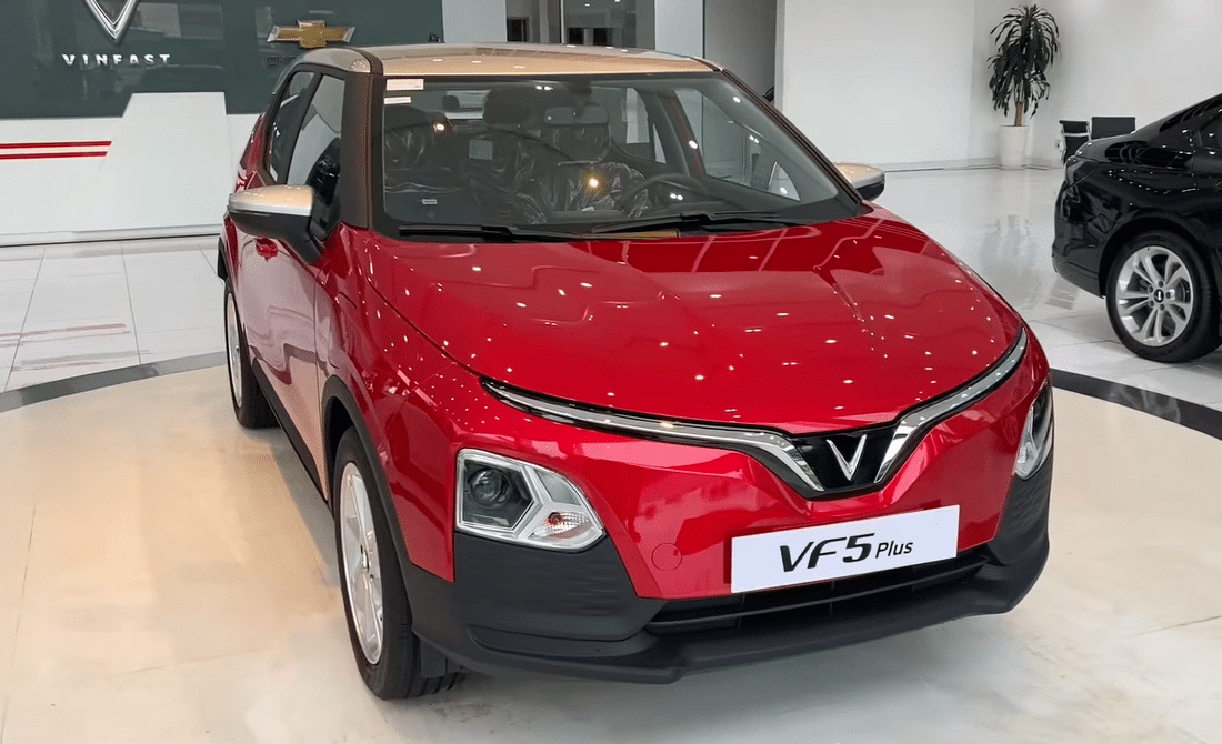Công nghệ giải trí trên VinFast VF5 so sánh và Honda City