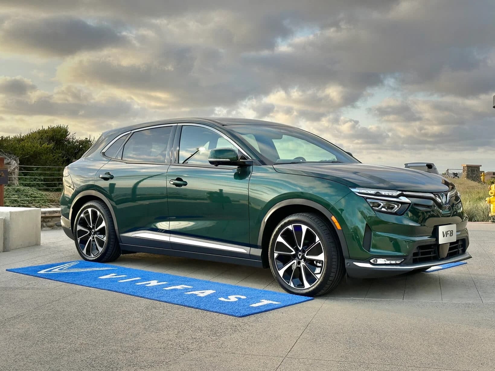 So sánh hiệu suất và quãng đường di chuyển của VinFast VF8 và BMW X3