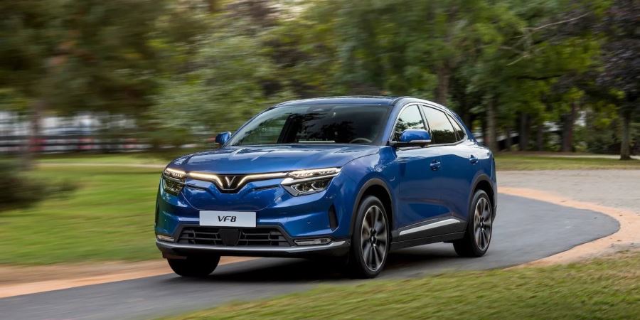 So sánh giá bán của VF8 và MG HS VinFast