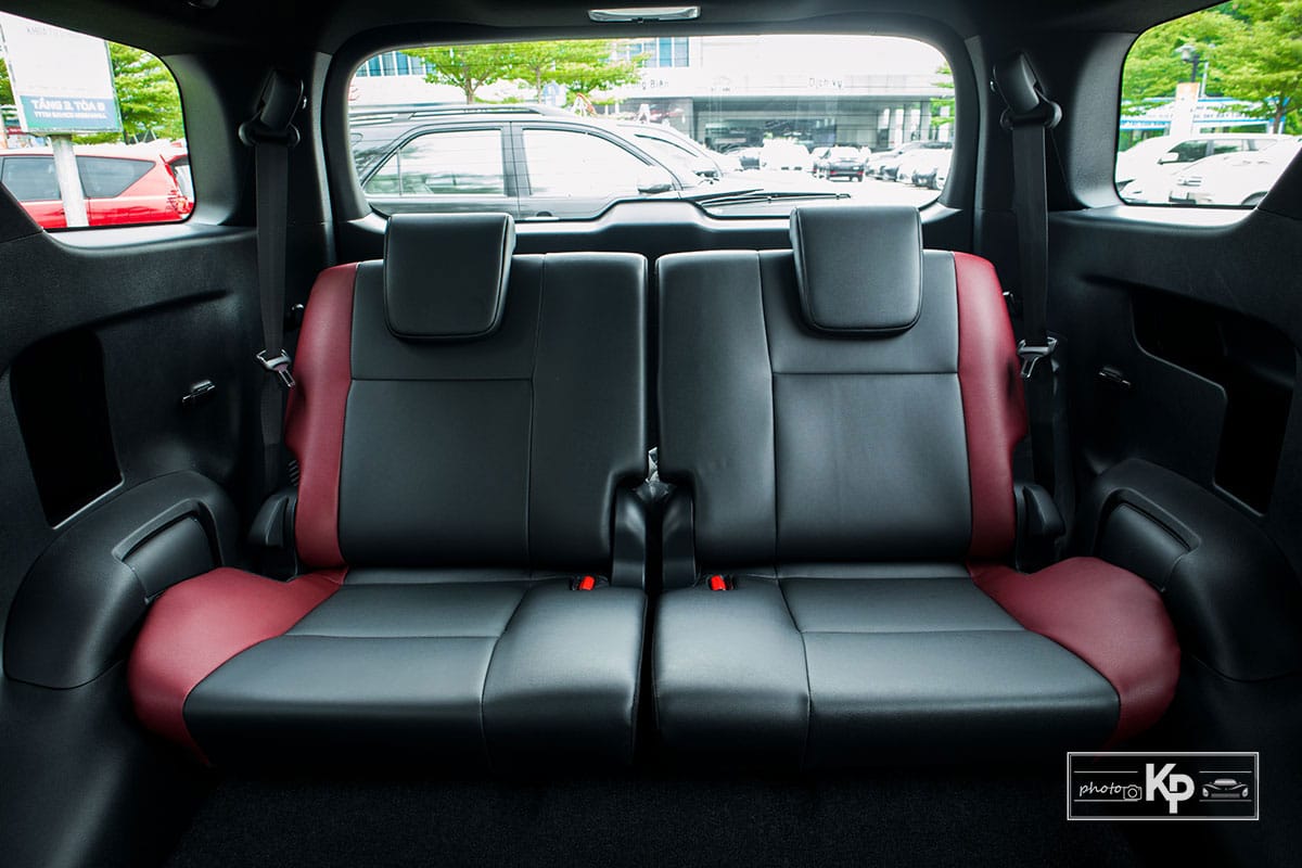 So sánh nội thất và tính năng tiện nghi bên trong của VinFast VF8 và Toyota Fortuner