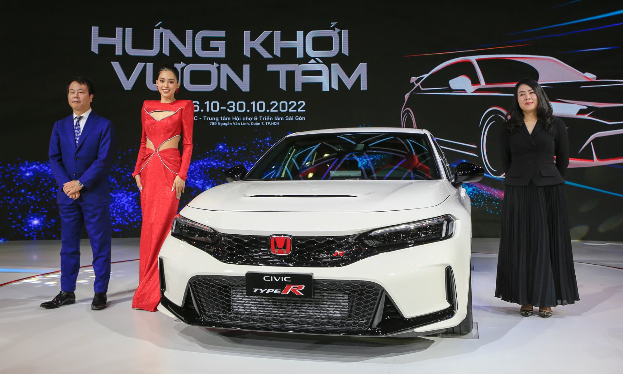 Tính năng công nghệ trên VinFast VF9 và Honda Civic Type R so sánh