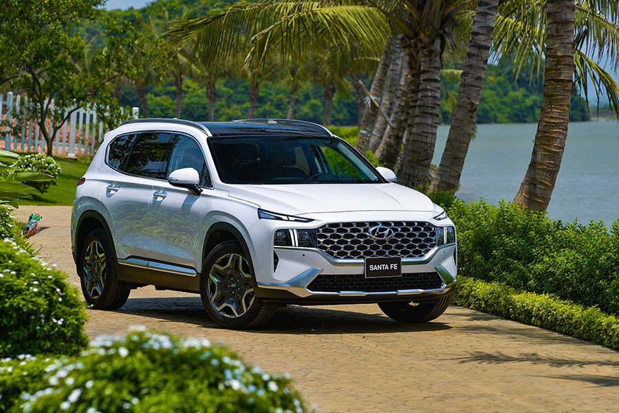 Hiệu suất động cơ của VinFast VF9 và Hyundai Santa Fe