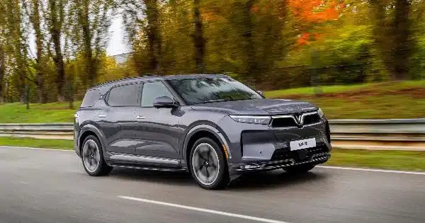 So sánh VinFast VF9 và Mercedes-Benz EQS SUV: Lựa chọn hợp lý cho từng người tiêu dùng - 29 - VinFast Sài Gòn