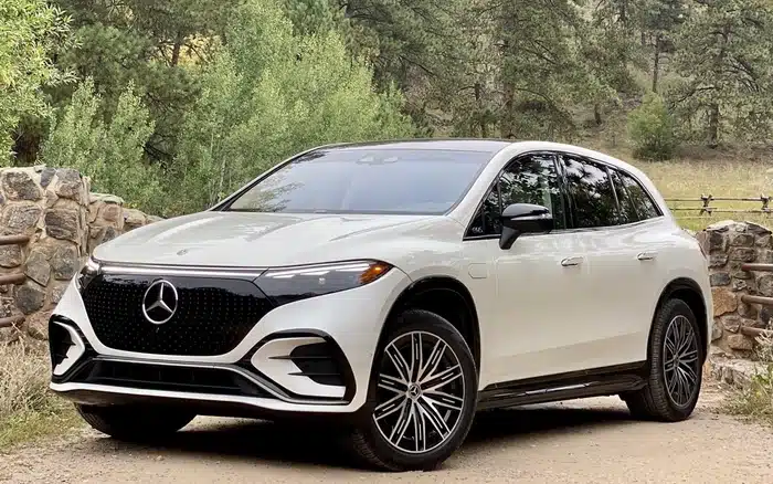 So sánh VinFast VF9 và Mercedes-Benz EQS SUV: Lựa chọn hợp lý cho từng người tiêu dùng - 23 - VinFast Sài Gòn