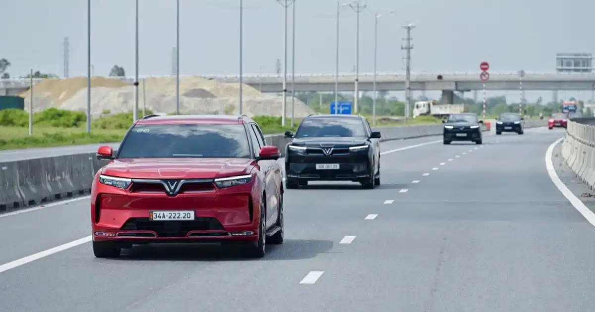 So sánh VinFast VF9 và Mercedes Benz GLS: Nên chọn SUV nào? - 28 - VinFast Sài Gòn