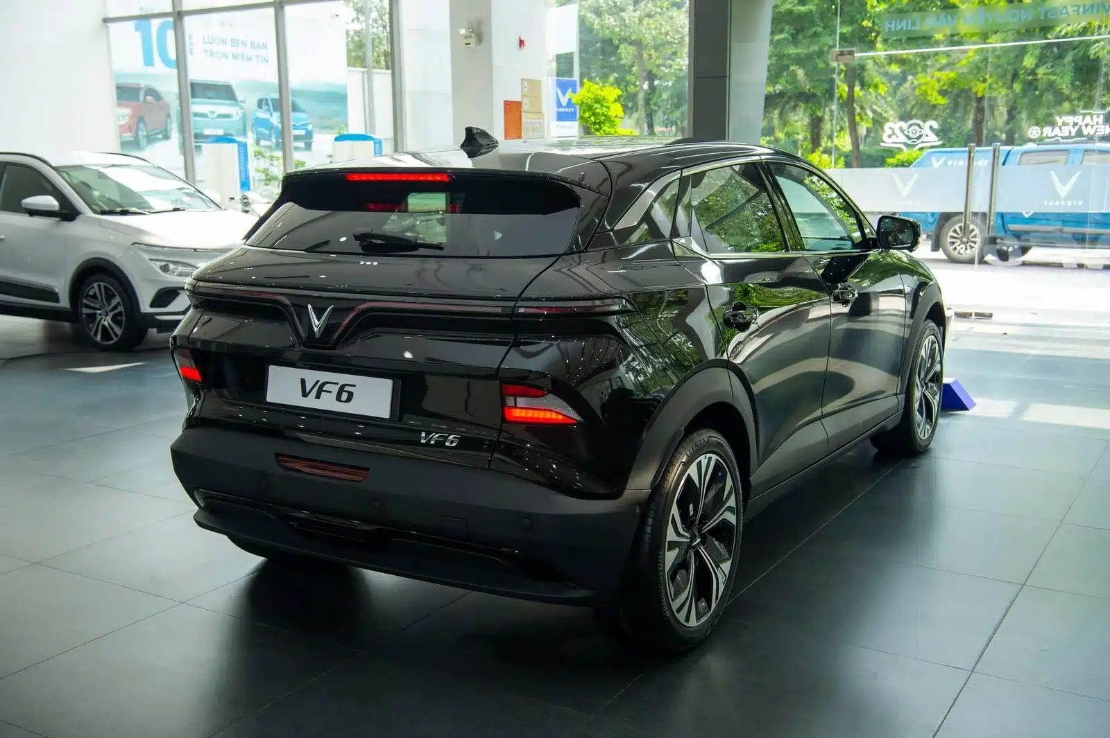 Động cơ của VF6 mạnh bao nhiêu mã lực? VF6 chạy tốc độ tối đa bao nhiêu? Thời gian tăng tốc từ 0 đến 100 km của Vinfast VF6 là bao lâu? - 16 - VinFast Sài Gòn