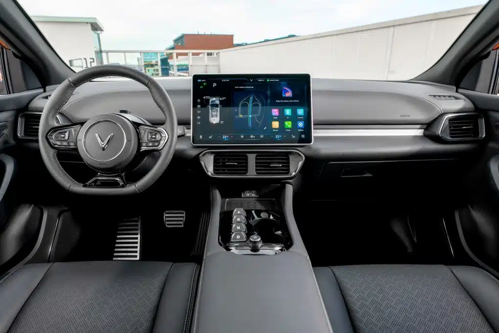 VF8 được trang bị những công nghệ hỗ trợ lái tiên tiến nào? VF8 có khả năng tự hành cấp độ nào? - 12 - VinFast Sài Gòn