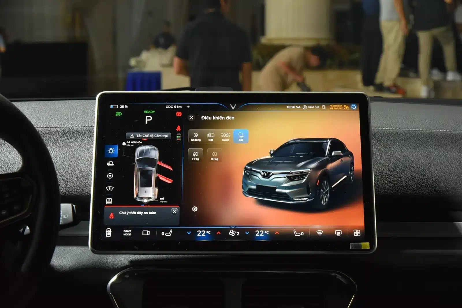 Xe Vinfast VF8 có mấy túi khí ? VinfastVF8 có hỗ trợ Apple Carplay/Android Auto không? Các tính năng ADAS, công nghệ thông minh và an toàn được trang bị trên xe Vinfast VF8 là gì ? - 8 - VinFast Sài Gòn