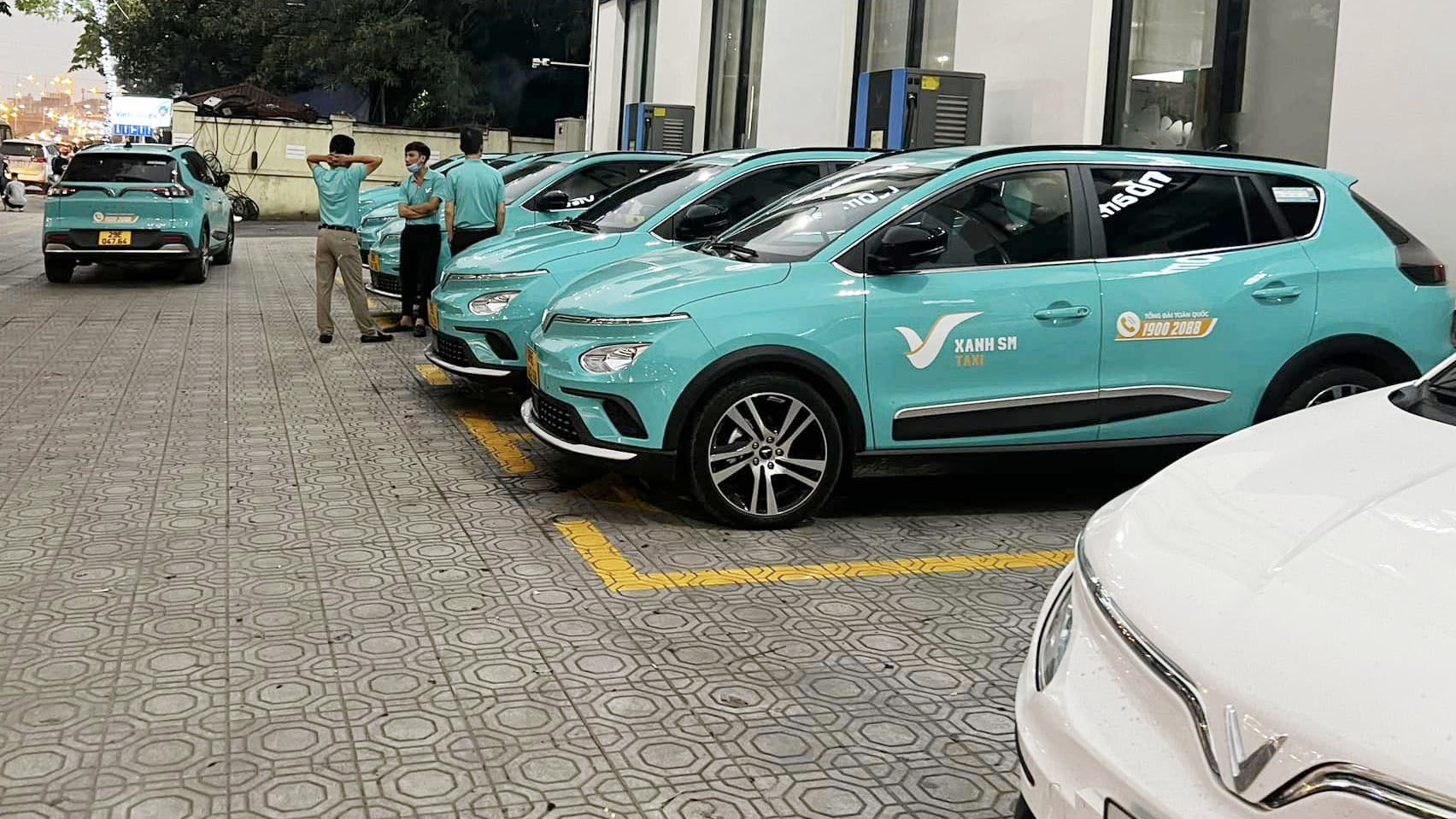 Kinh Nghiệm Thực Tế: Mua Xe VinFast Chạy Xanh SM Có Lời Không? So Sánh Chi Phí Với Xe Xăng - 8 - VinFast Sài Gòn