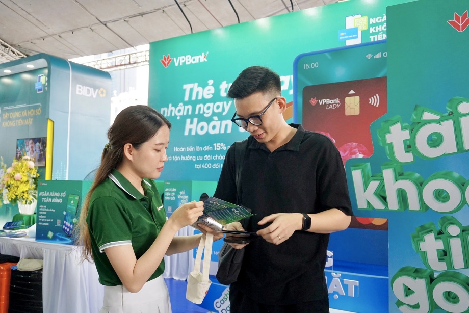 Ưu đãi đặc biệt cho giáo viên: Giảm 5% xe máy điện + hỗ trợ trả góp VPBank - 17 - VinFast Sài Gòn Thông tin liên hệ để biết thêm chi tiết về chương trình ưu đãi đặc biệt cho giáo viên: giảm 5% xe máy điện + hỗ trợ trả góp vpbank