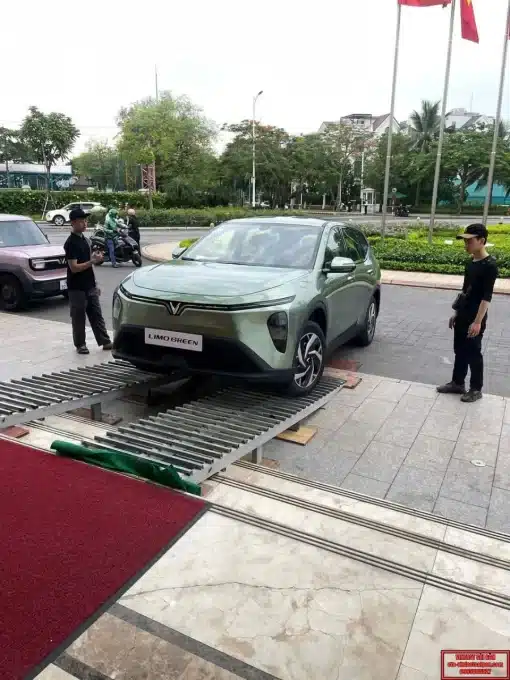 xe-vinfast-limo-xe-dien-7-cho-cua-vinfast_20250609-08_vinfast-sai-gon_oto-vinfastsaigon.com_