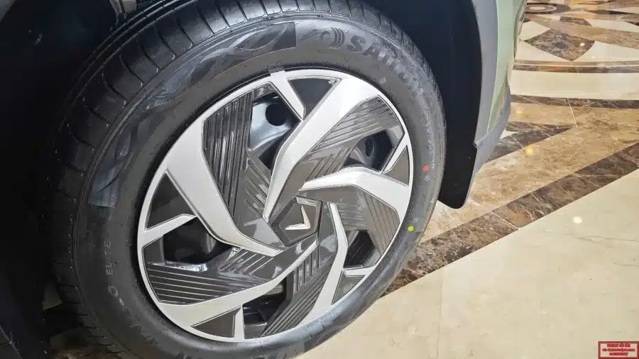 Giá Xe VinFast Limo Green 2025 - MPV Điện 7 Chỗ: Cập Nhật Bảng Giá Xe, Chương Trình Khuyến Mãi, Thông Số Kỹ Thuật & Các Thông Tin Chính Hãng Mới Nhất - 133 - VinFast Sài Gòn Mâm xe Vinfast Limo Green