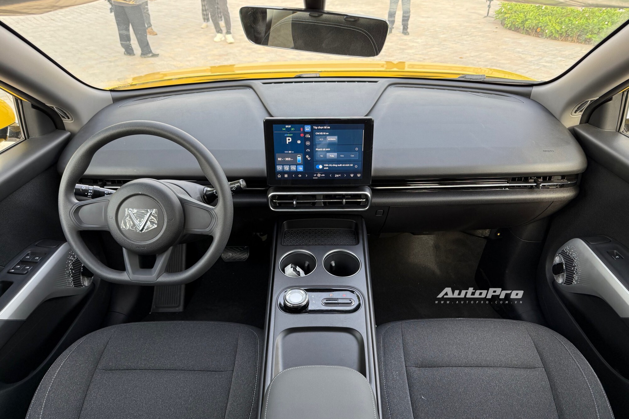 So sánh VinFast Limo và Mitsubishi Xpander - Lựa chọn hoàn hảo cho xe 7 chỗ - 23 - VinFast Sài Gòn